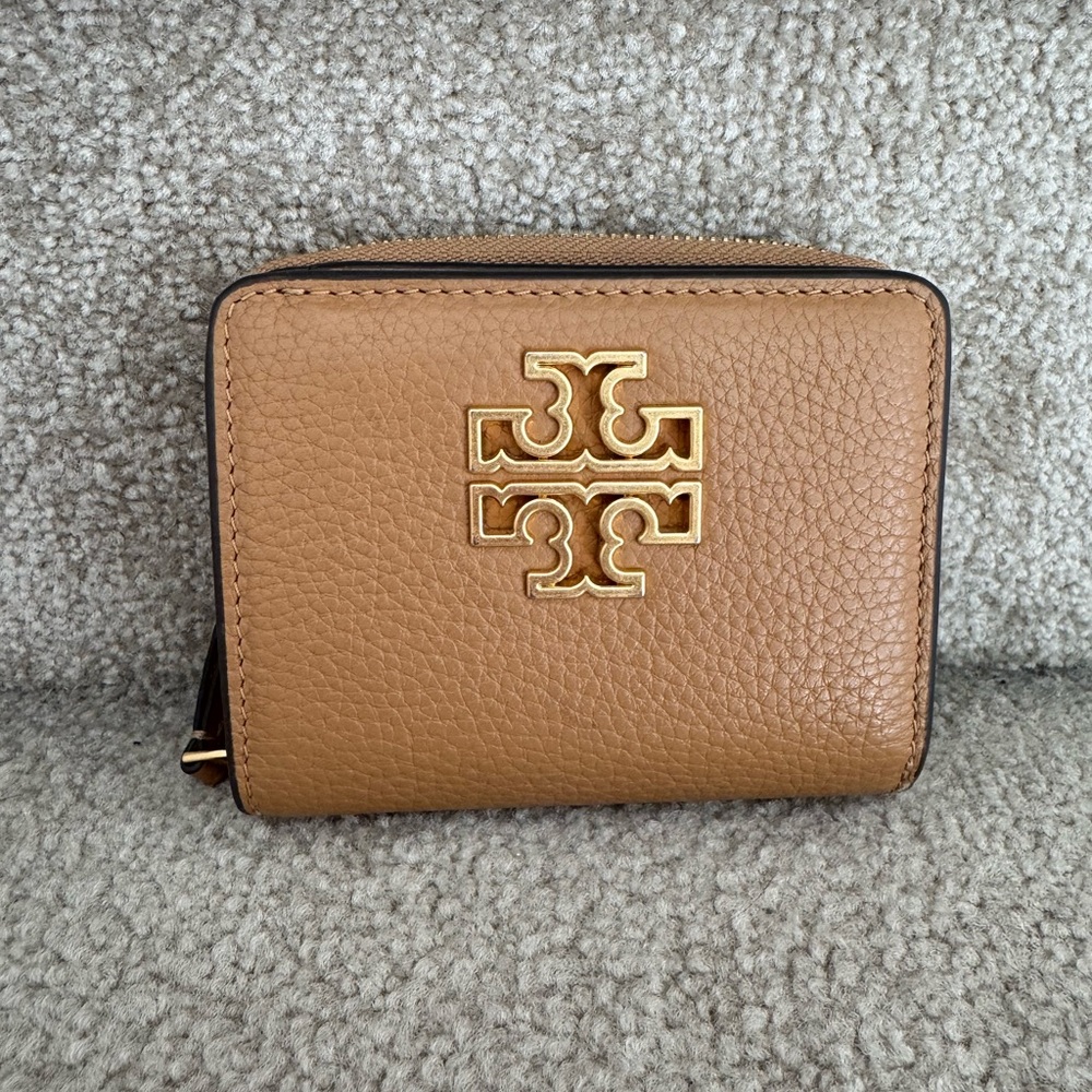 Tory Burch Small Zip Brown Leather Wallet with Gold Logo